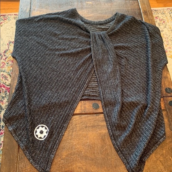 Splendid butterfly back sweater sz M - Picture 2 of 4